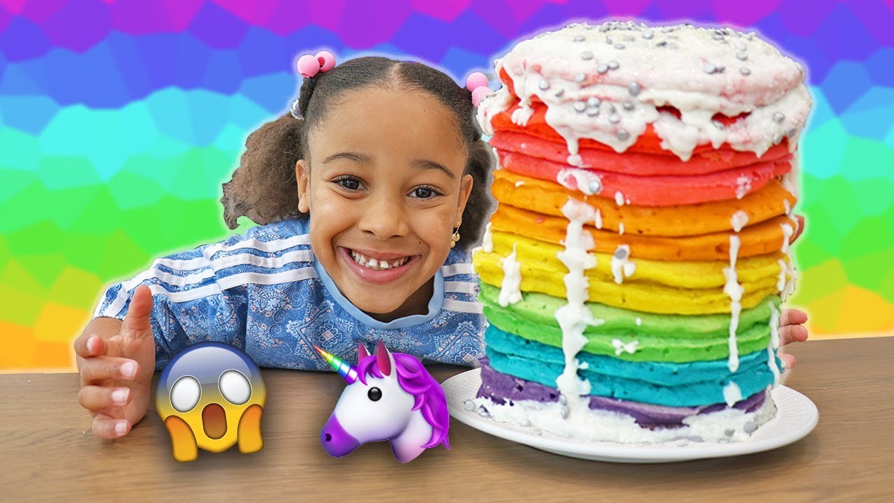 How To Make RAINBOW PANCAKES!!🦄