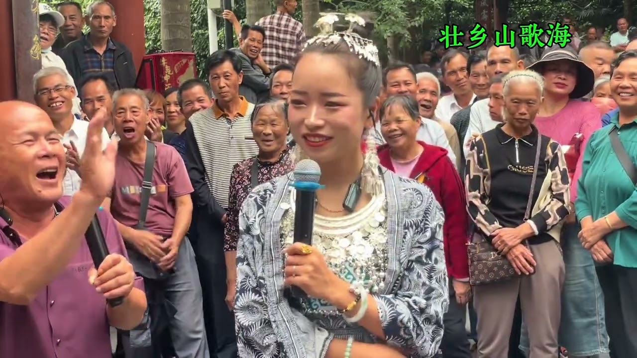满春碰对糟老头，超级搞笑乐悠悠，油嘴滑舌真会讲真真假假是吹牛