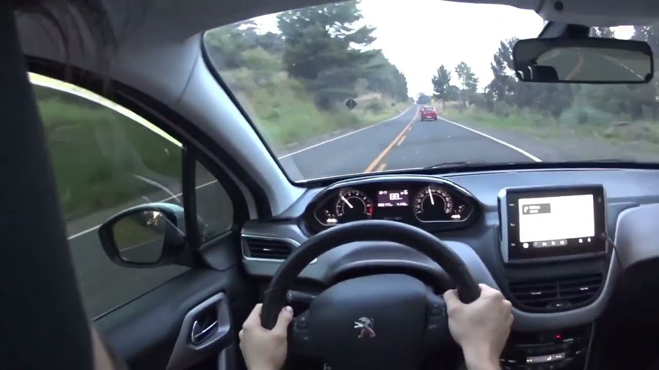 Peugeot 208 Griffe 1.6 16v EAT6 – visão em primeira pessoa