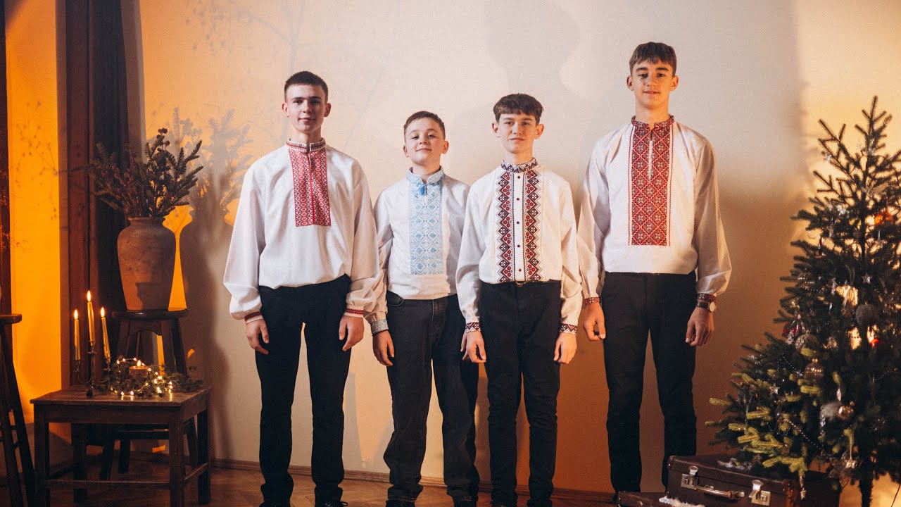 ✨🎄🎶 Колядки «Маранафа» та «Поюще» у виконанні Почаївських юнаків