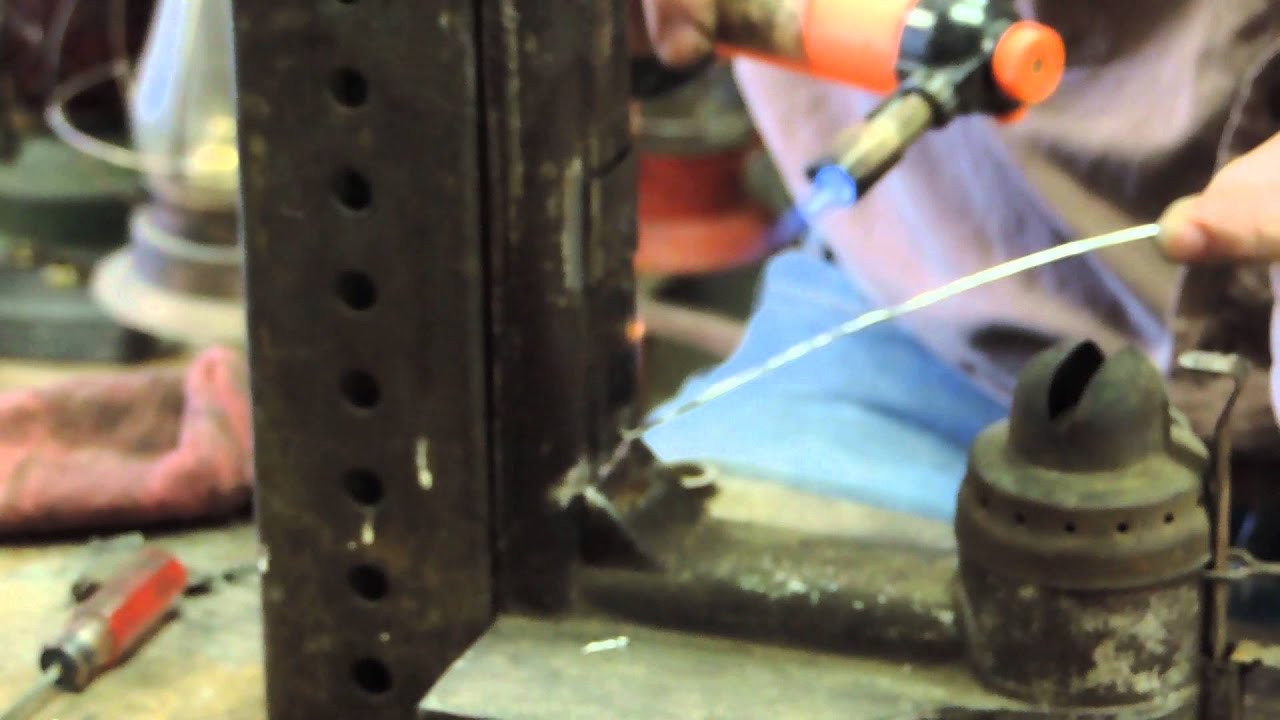 W.T. Kirkman Lanterns:  Soldering Techniques on a Dietz 25 Side Lamp