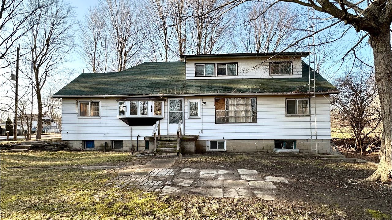 Never Lived In ABANDONED 1950’s Home | Frozen In Time For 70 Years
