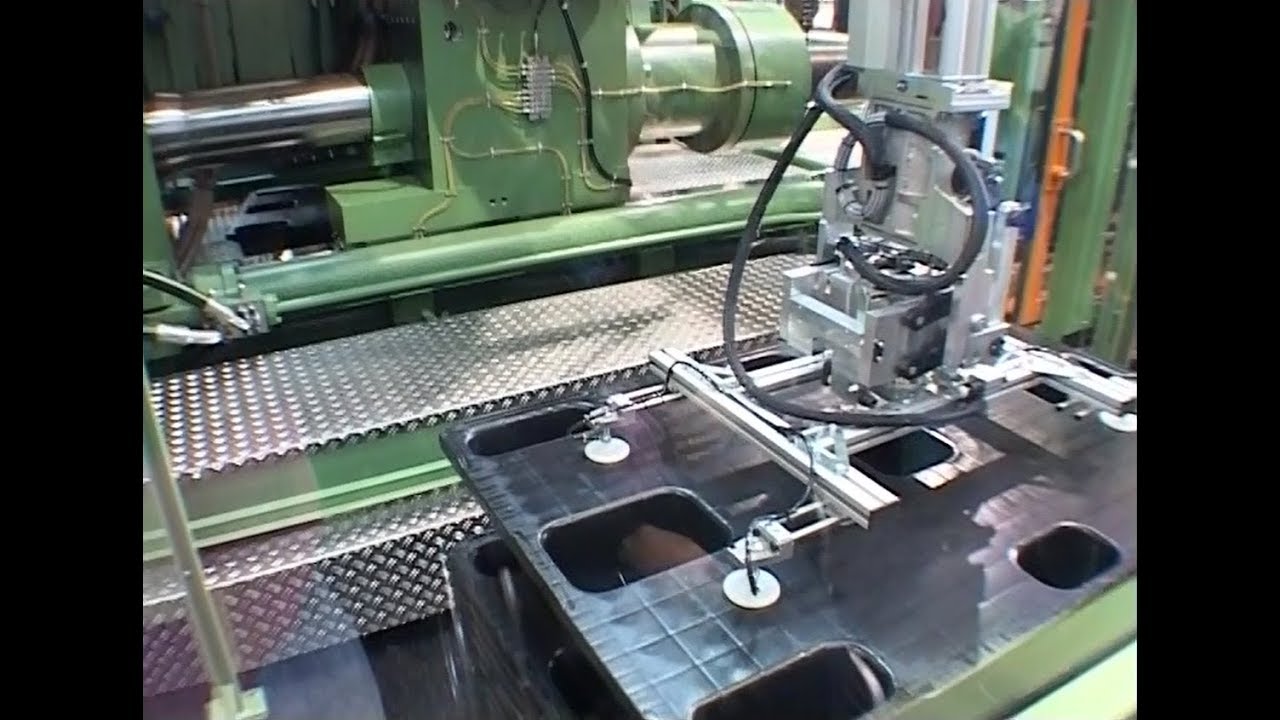 K2010 - hybrid STORK T 16000-19000-5650 injection moulding machine