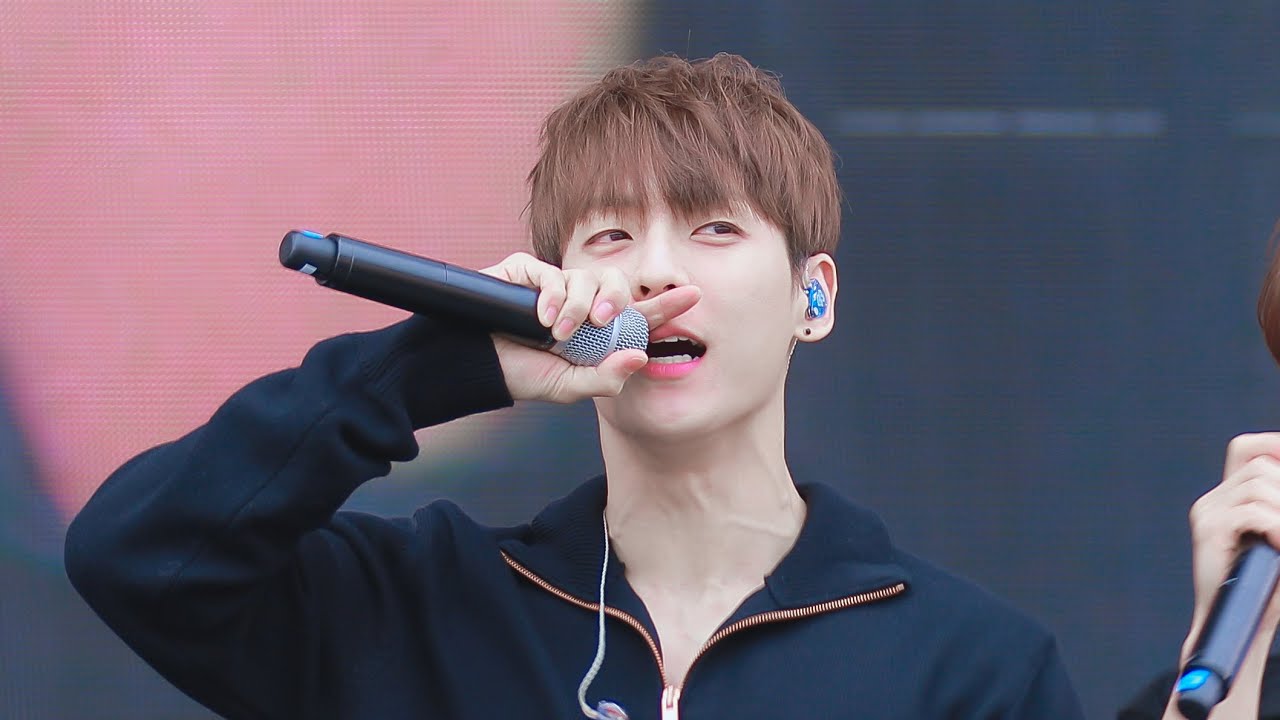 [4K] 230423 러브썸 '너 없인 안 된다' 비투비 민혁 직캠  / LOVESOME BTOB MINHYUK HUTA Focus