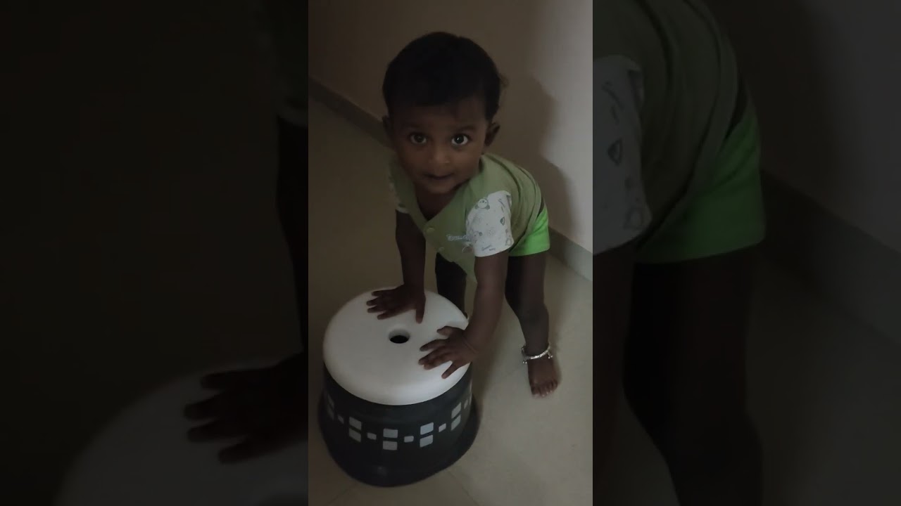 Orey velayatu than antha chair vechutu😁 #cutebaby #ammu #kuttypaiyan