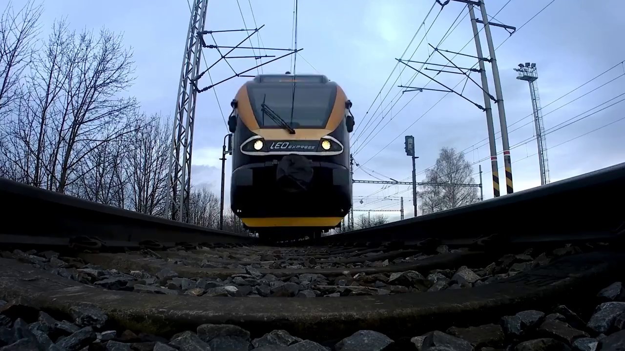 Kamera v kolejišti / Kamera pod vlakem / Camera under the train / *60fps*
