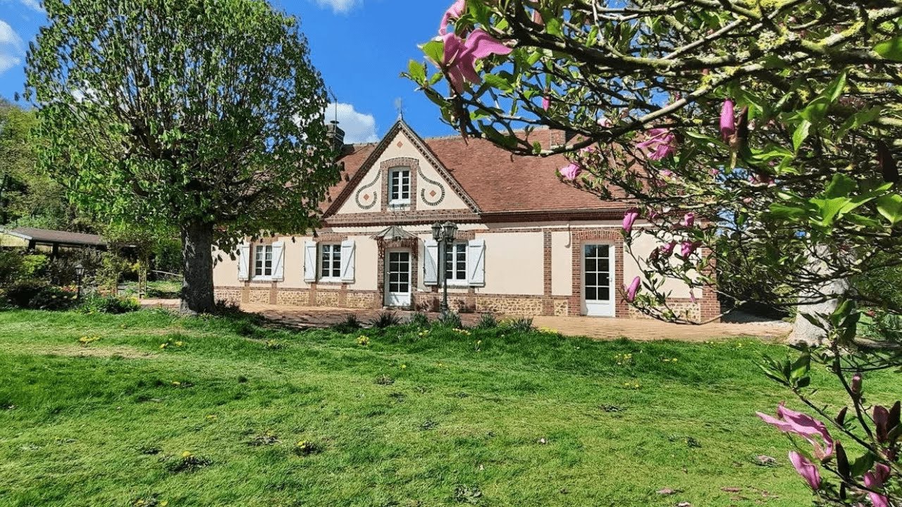 Maison de charme au calme avec jardin fleuri 🌸 – À 3 min des commerces - IMMONORMANDIE