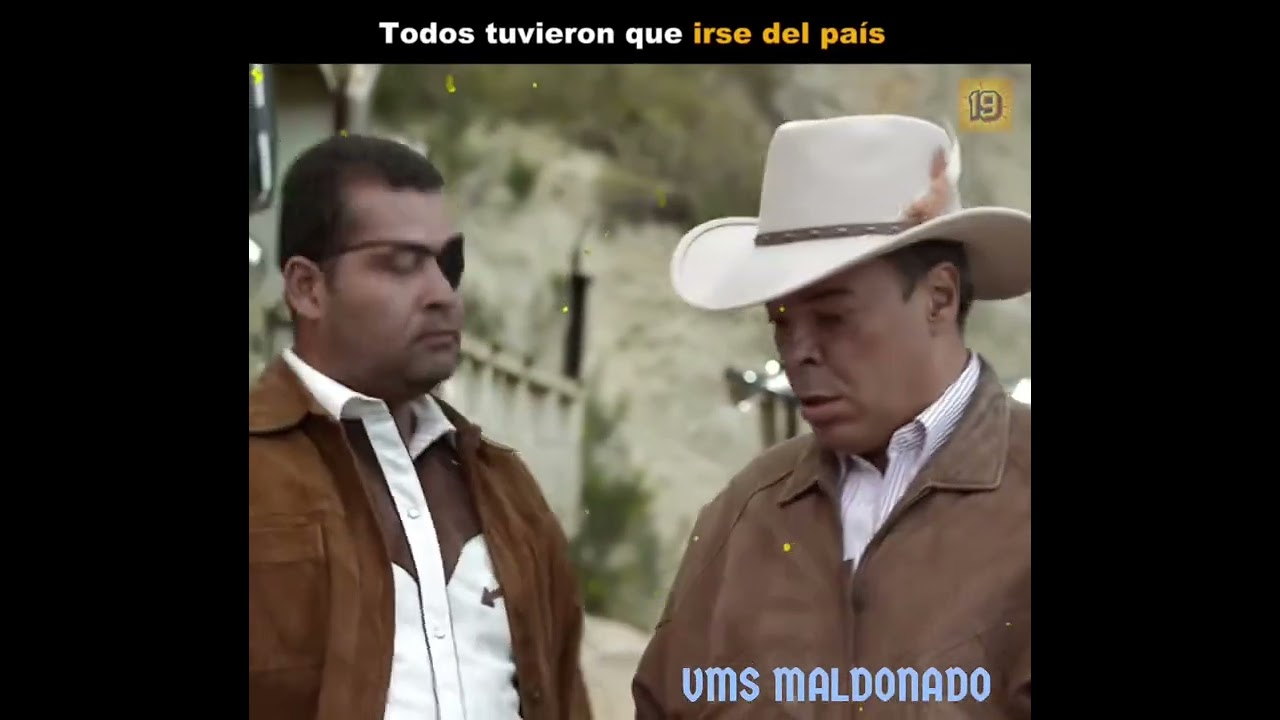 Pablo Escobar El Patrón Del Mal: Todos Huyen Del País 