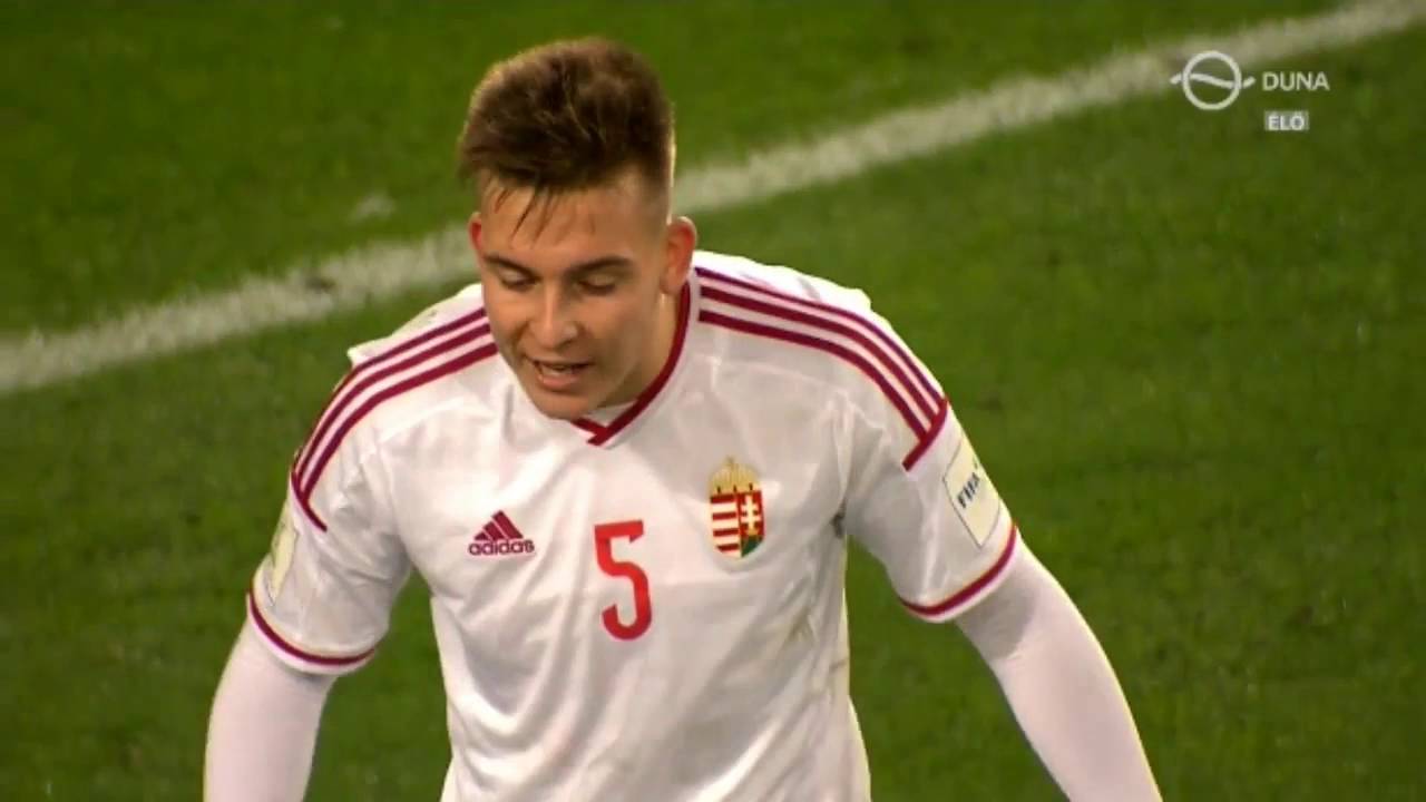 Kn&eacute;zy Jenő Talab&eacute;r &ouml;ng&oacute;lja h&aacute;t ezt ne ilyen a vil&aacute;gon nincsen HD