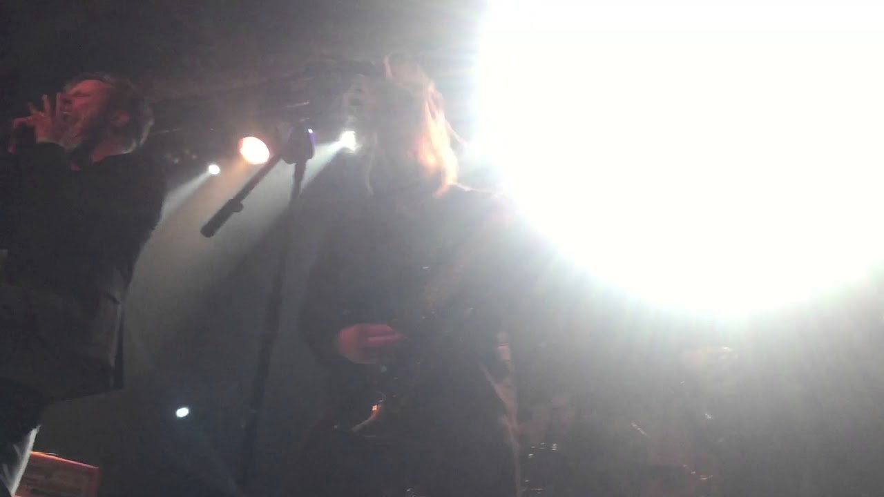Au&eth;n live in Barcelona