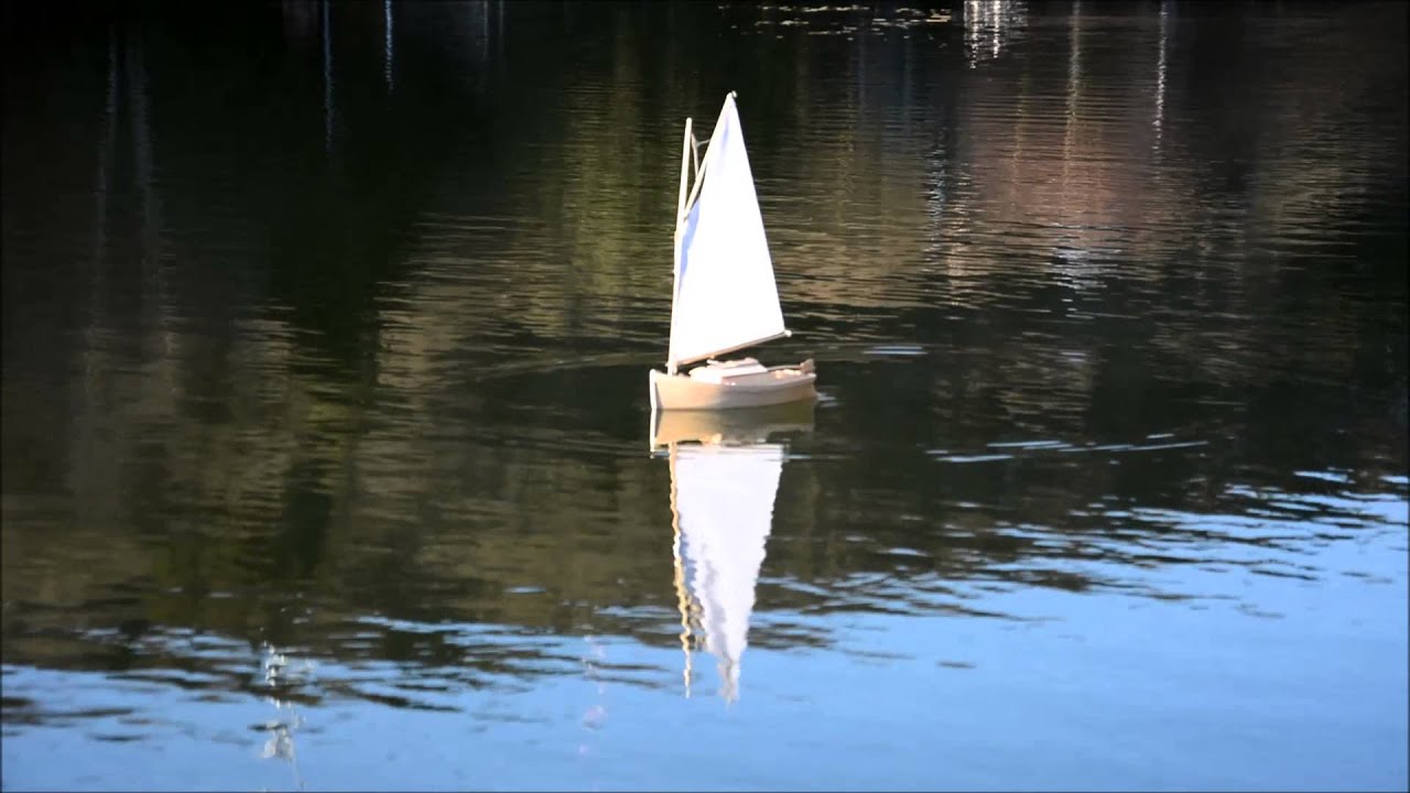 Footy Brando - RC-Sailing Boat / ferngesteuertes Footy