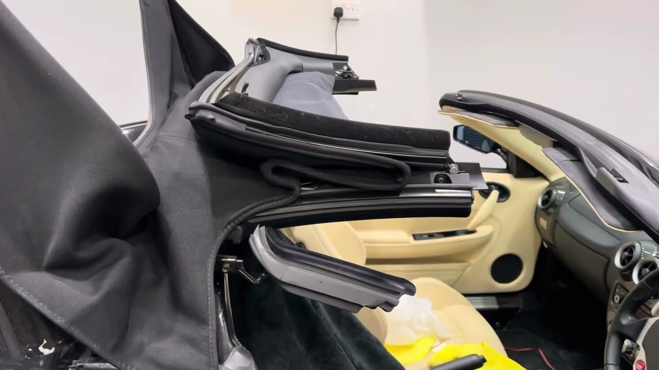 Ferrari - F430 Spyder - Неправильное складывание и ремонт натяжного ремня дуги