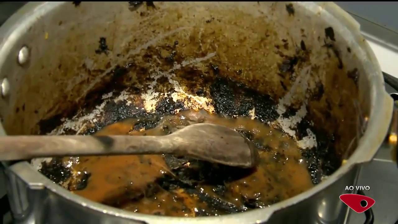 como limpar fundo de panela queimado