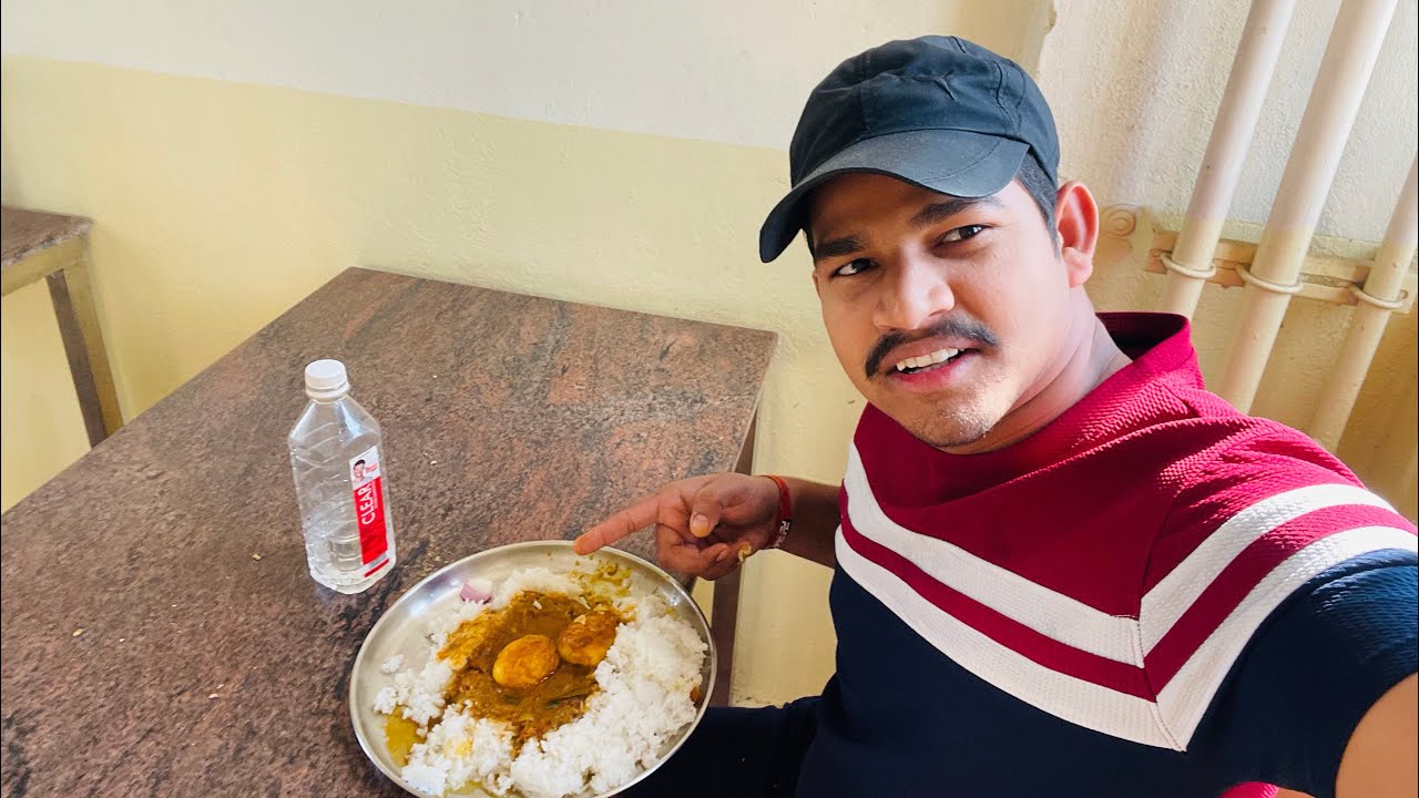 Aaj Banaye Hain Bengali style Eggs Curry 🤪 || Bengaluru PG || #vlog 