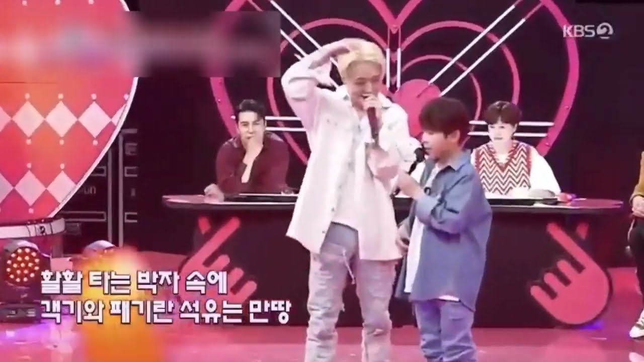 Bobby singing YGGR with his little fanboy