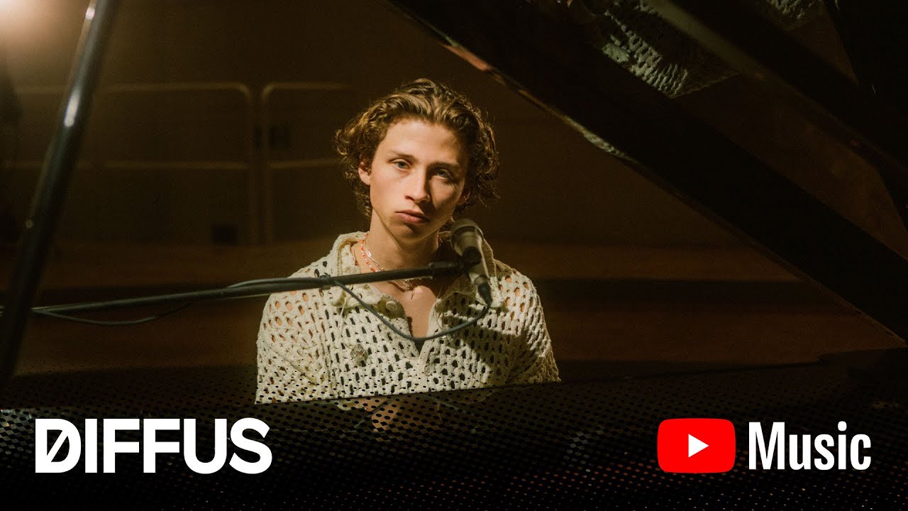 Berq &ndash; Rote Flaggen (Live at Konzerthaus Dortmund) | DIFFUS