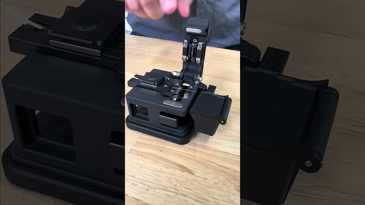 Jonard's FC-500 Precision Fiber Cleaver