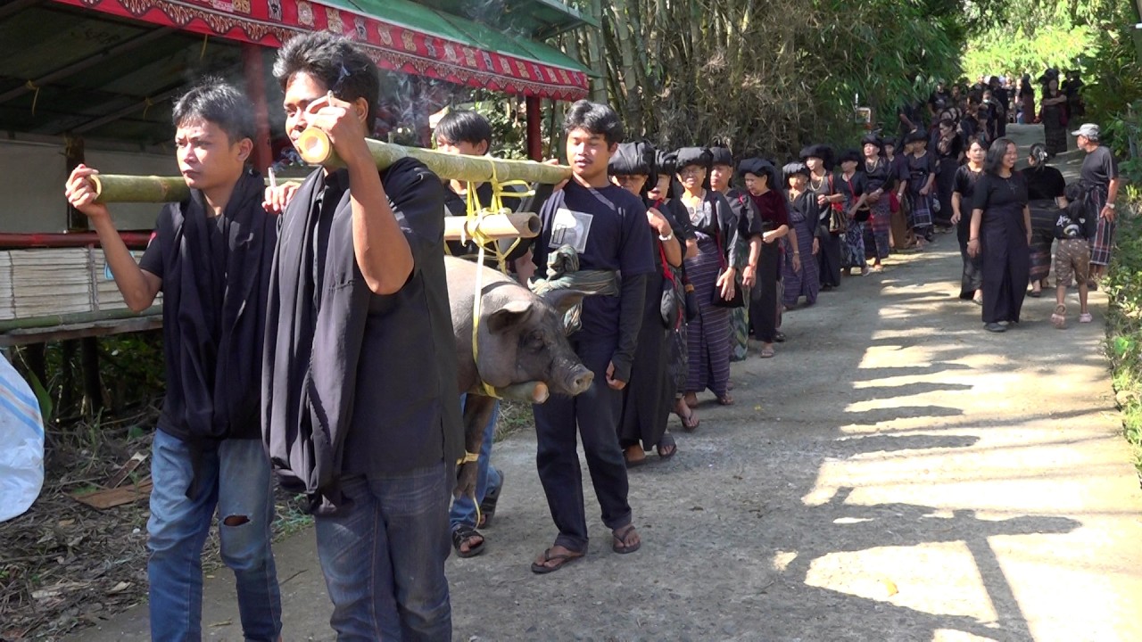 4. Pemakaman Alm. Teopilus Kaba' (Pak Ricard) di Rante Ba'tan Sillanan Gandasil