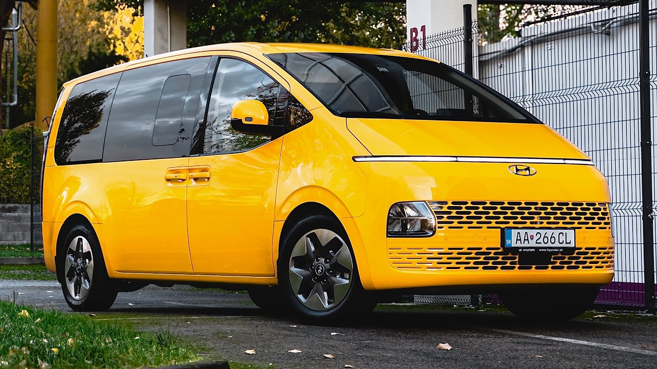 2022 Hyundai Staria 9-Seater - Interior and Exterior Walkaround