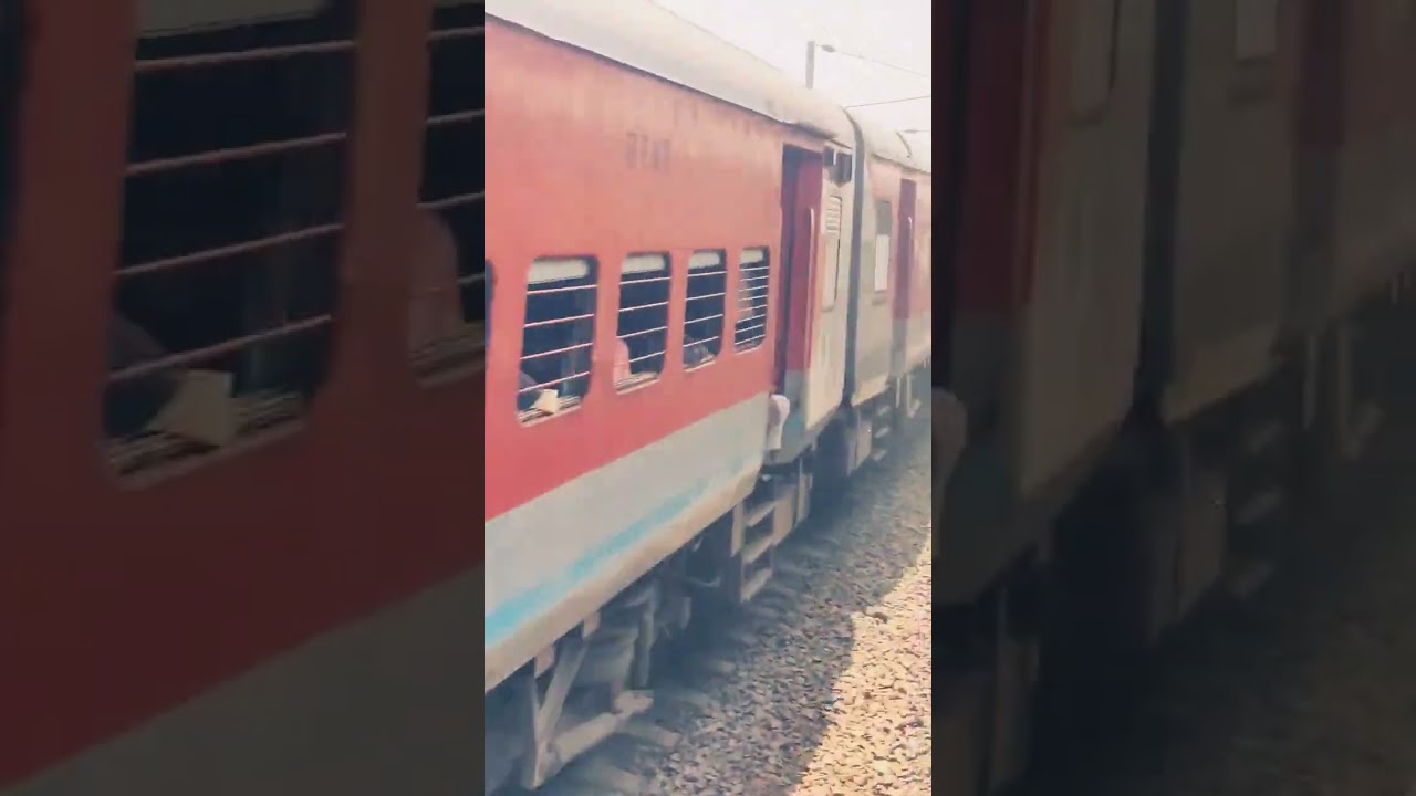 12471/Swaraj Express #shorts #train #indianrailways #swarajexpress #katra #bandra #indianrailways
