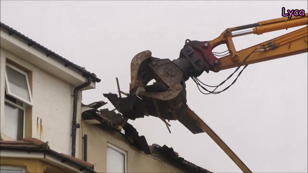St Chad's Hotel  Part 7  MAIN DEMOLITION BEGINS, FIRST BITS CAUGHT ON FILM!