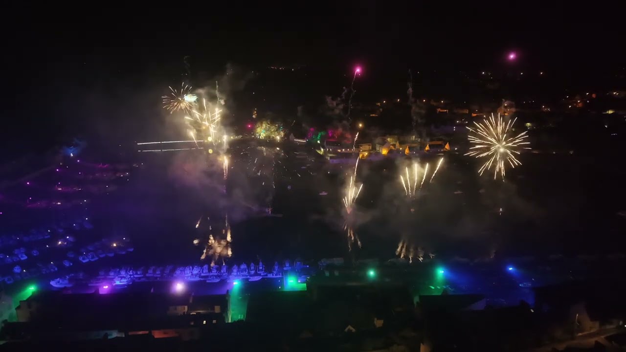 Feu d'artifice Audierne 27 d&eacute;cembre 2025