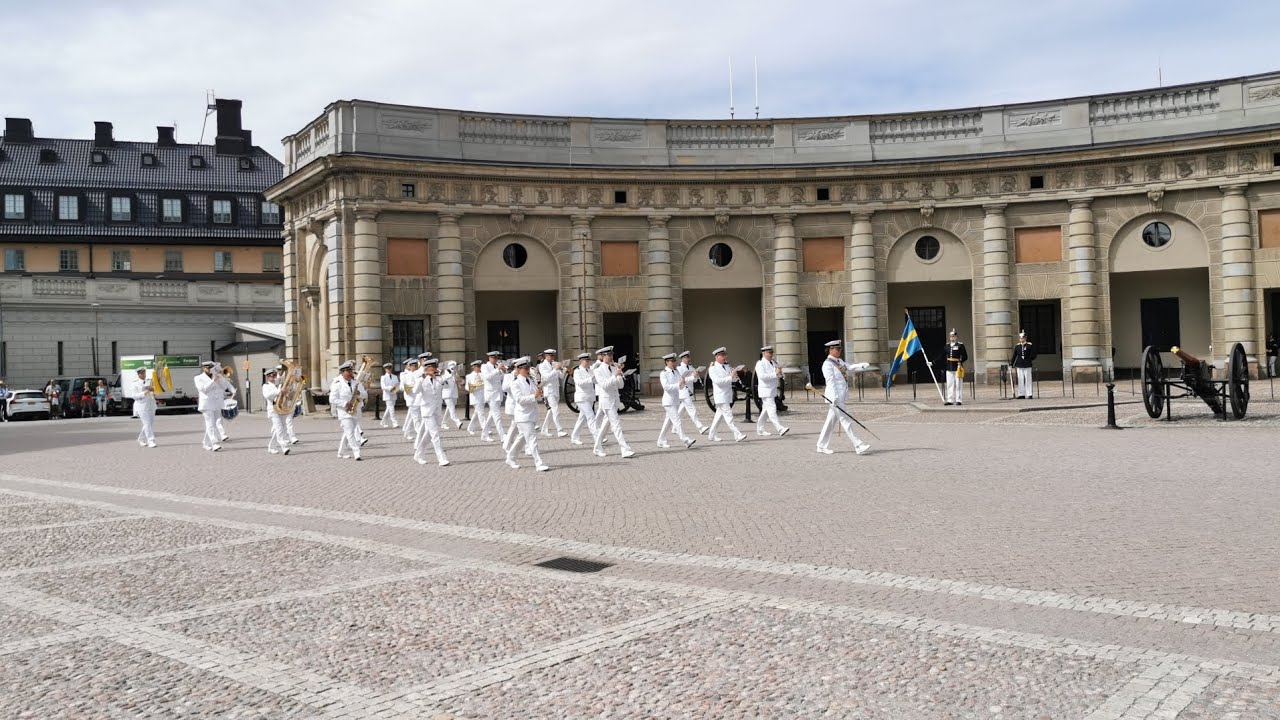 Högvaktsavlösning Marinens Musikkår / 2022-08-10
