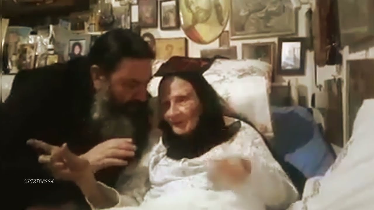 Φιλά τον ουρανό και ψάλλει η Γερόντισσα Γαλακτία!