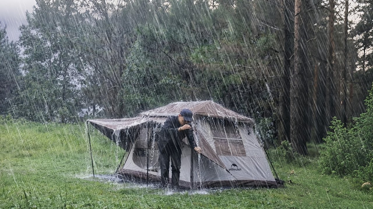 🏕CAMPING IN THE RAIN⛈️RELAXING CAMPING IN HEAVY RAIN FOREST[Soothing sound of rain]