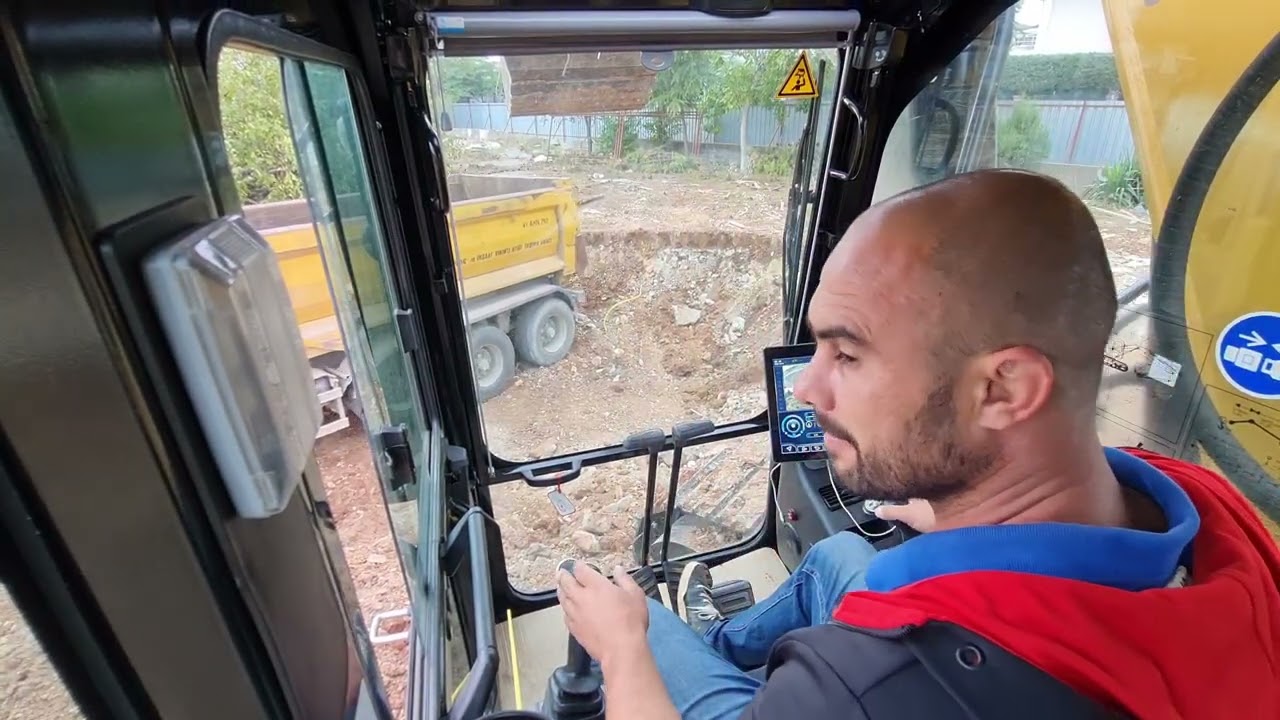 sany 305 geldi  harika makina cin e saygilar 🤌🤌