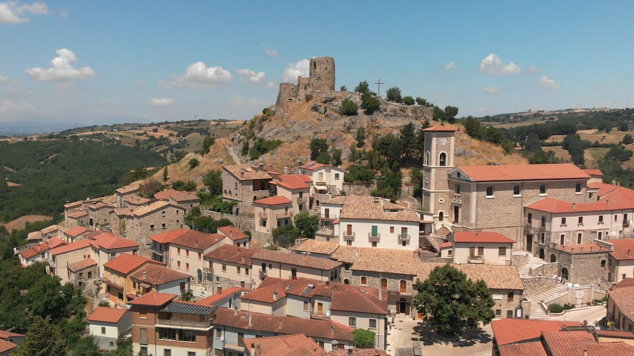 Rocca San Felice (AV) - Il castello, il borgo e la Mefite - Drone footage