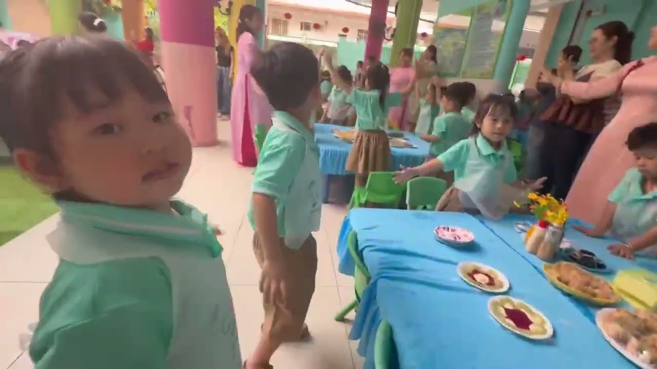 Hoạt động chào mừng ngày 8/3 của bé 
