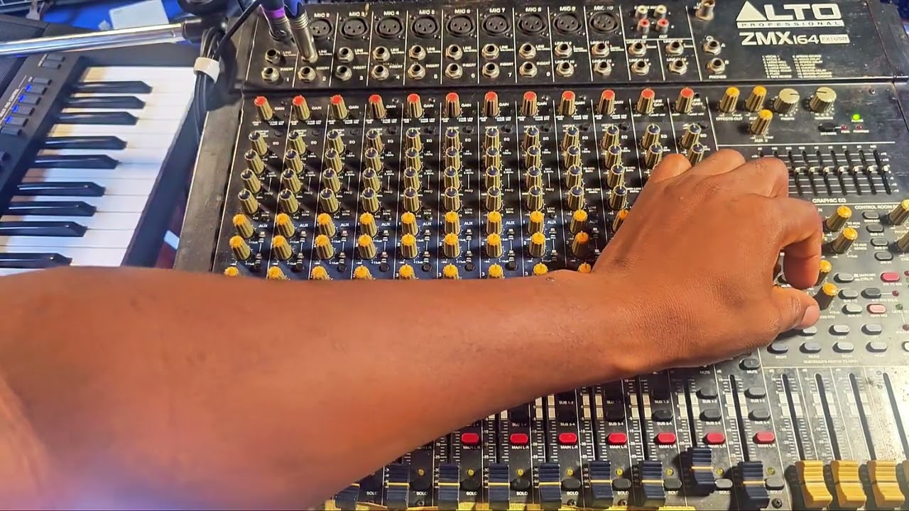 How to set up analogue mixer