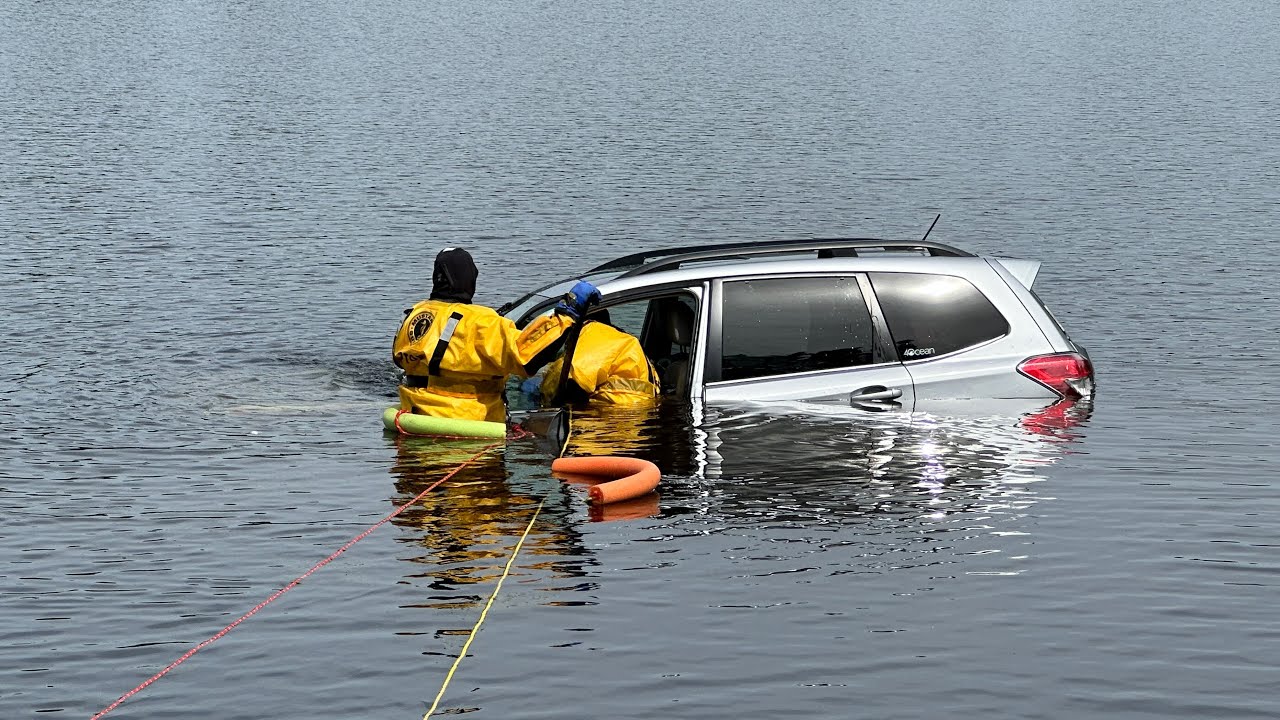 Upton, Ma: Car rolls into pond while owner films ICE traffic stop