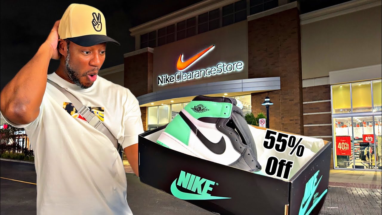 Shopping at Nike Clearance Right Before Closing!