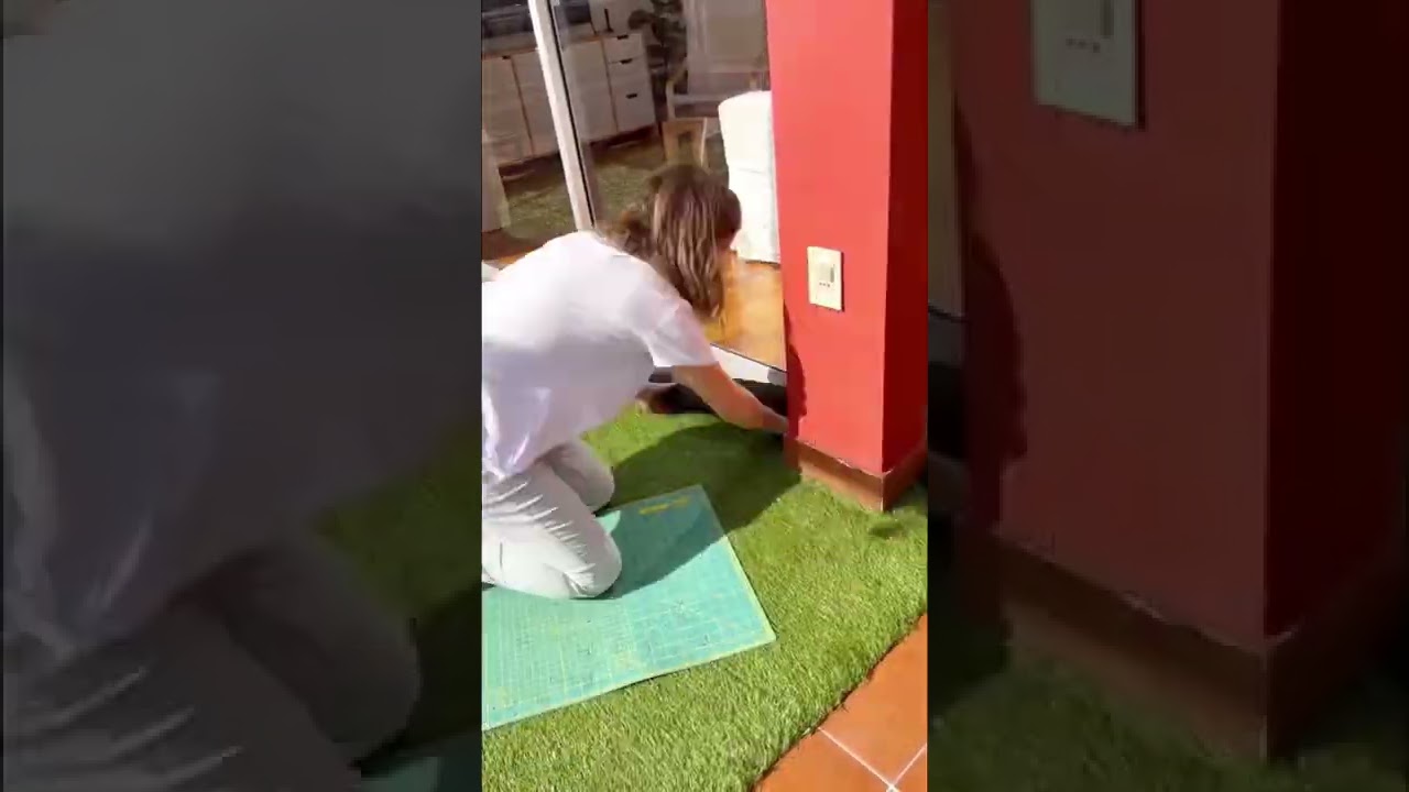 C&eacute;sped en terraza? SI 🙌. Lo traje de Sodimac 🇺🇾 #shorts #DIY #pasto #bricolage #antesydespues