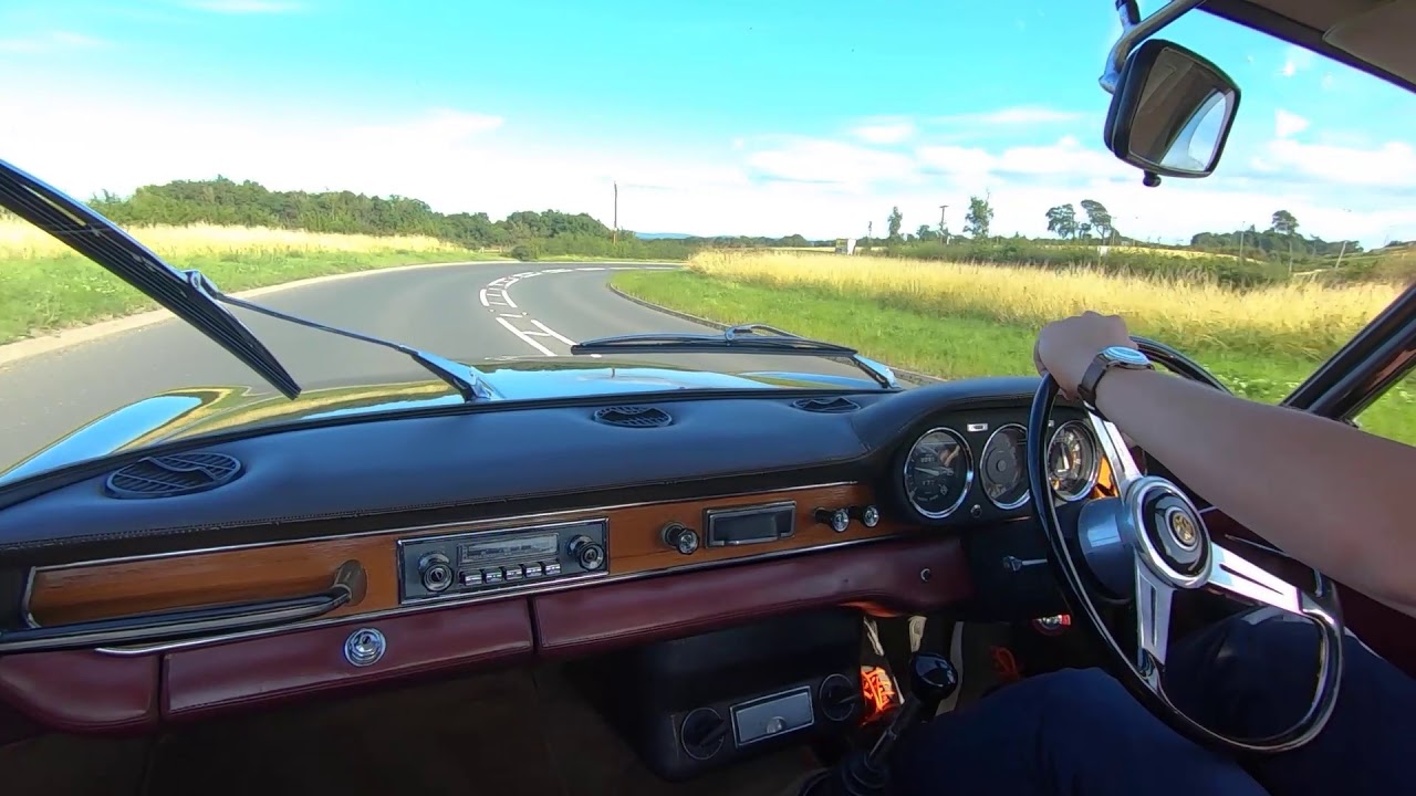 Alfa Romeo 2600 Sprint - passenger-side video from a warm-up drive