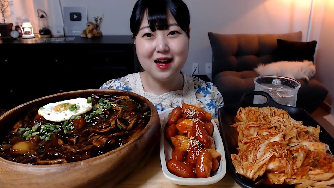 맛있게 익은 김치와 매콤한 짜장밥 쏘야 먹방 Jjang bap(Black bean sauce rice) Kimchi Mukbang Eatingsound
