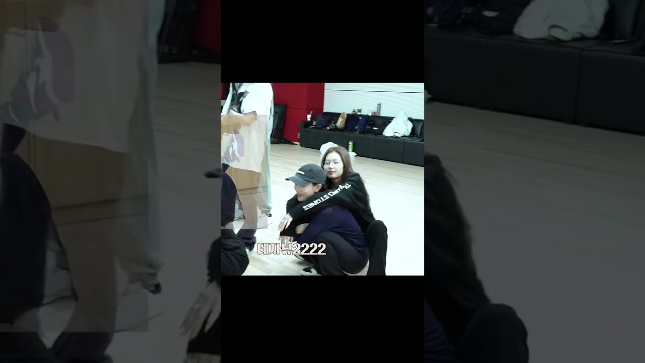 Time flies so fast #jihyo #sana #twice #sahyo #onespark