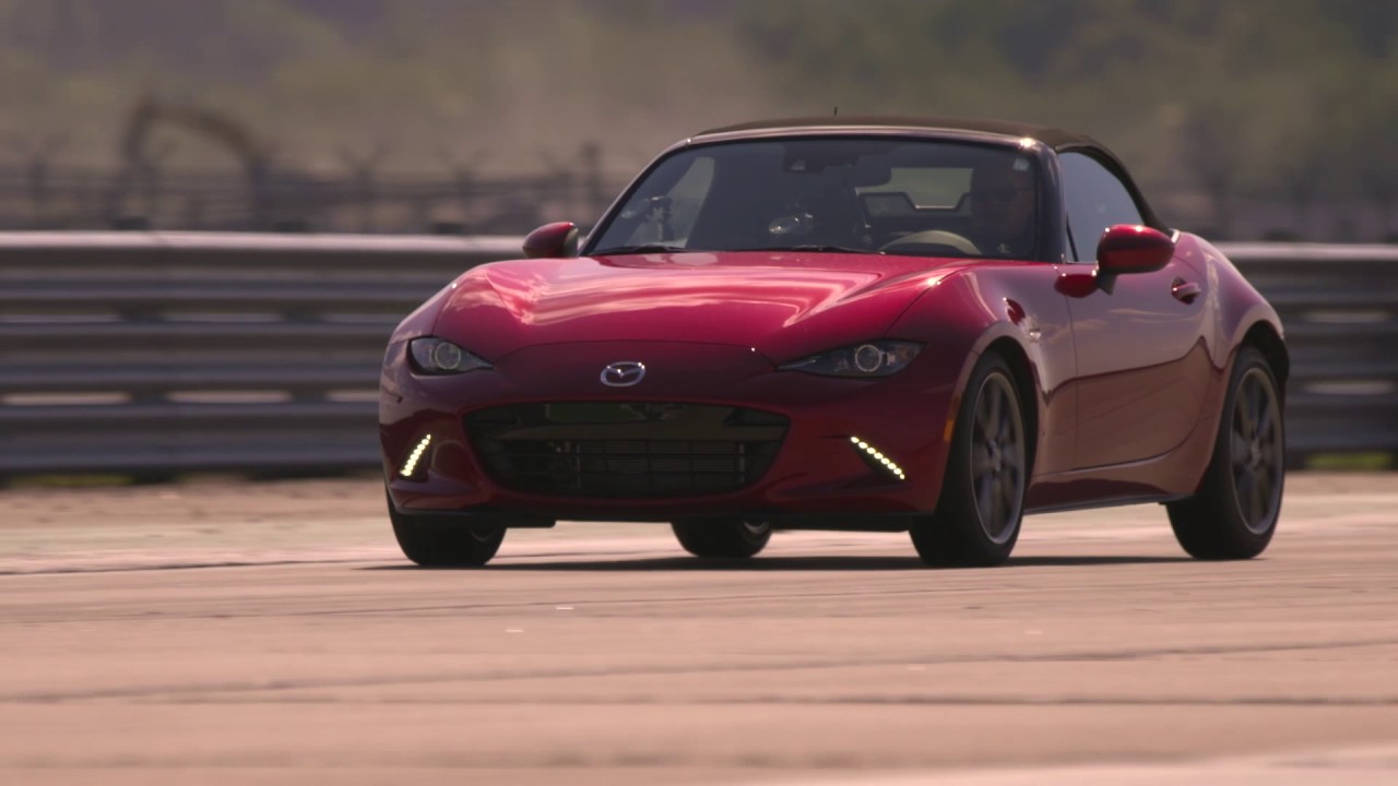 En piste avec la Mazda MX-5 et la Fiat 124 spider