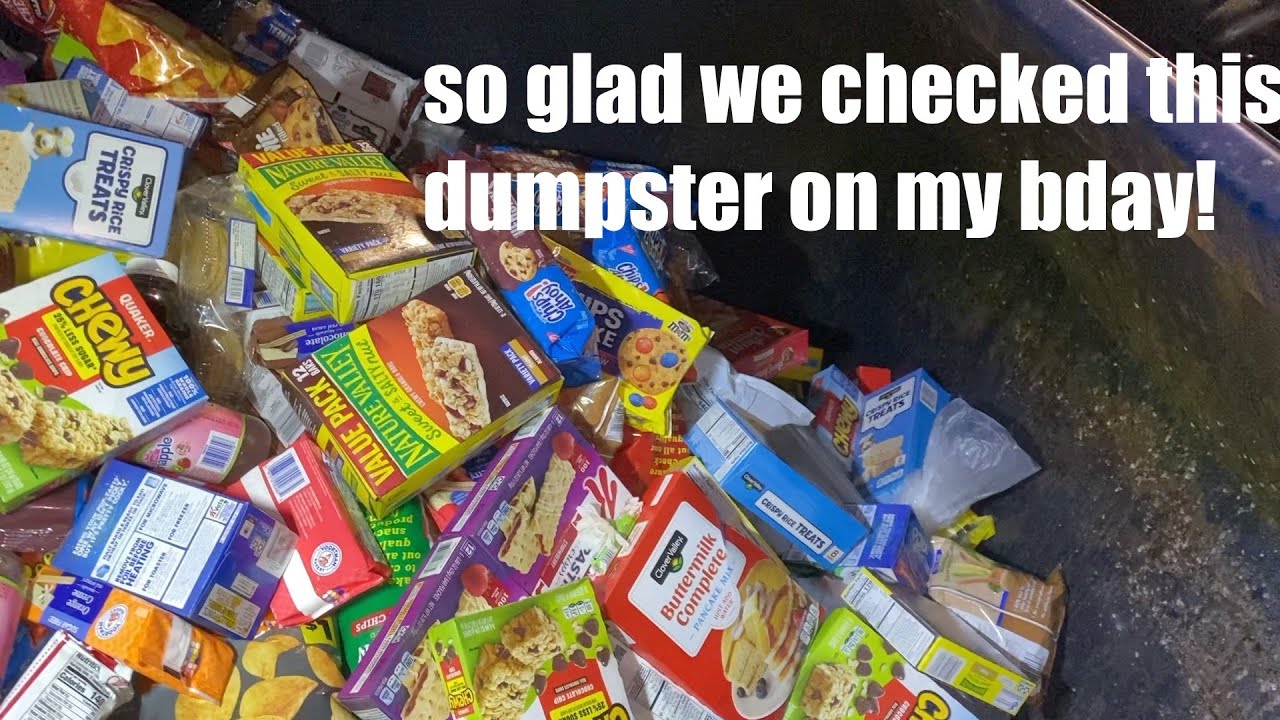 DUMPSTER DIVIN// A DUMPSTER FILLED, NOT W/ TRASH BUT  FOOD & DRINKS!!!!  & WE SAVED IT!
