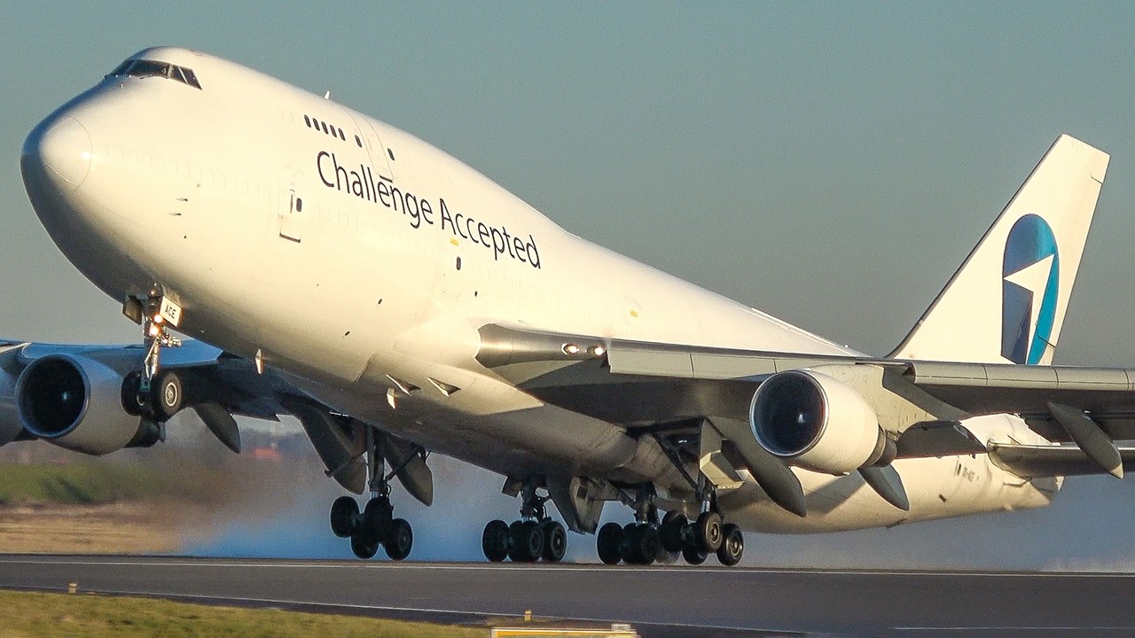 60 MINUTES PURE AVIATION - Boeing 747, B777 ... CARGO PLANES at Liege (4K)