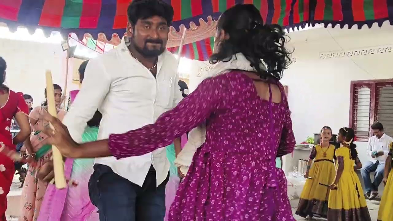 అశోక్ కోలాటం మైదుకూరు 9010051312 కాజీపేటలో బామ్మ నీ చీర కట్టు అంటూ చూడండి ఫ్రెండ్స్ 
