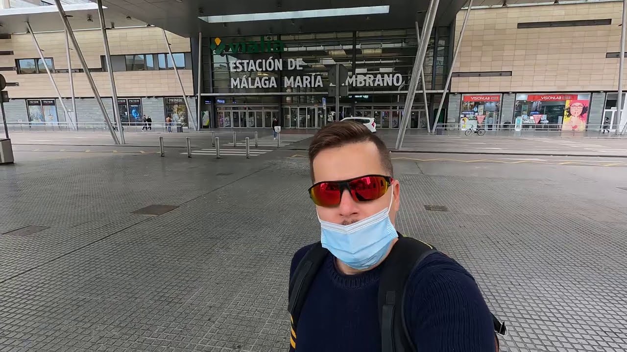 Spain Crisis Update. Large Mall in Malaga looks virtually empty inside! Live report.