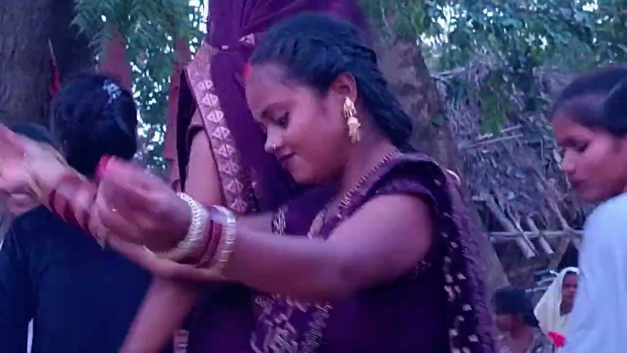 बैंड बजा म्यूजिक हिंदी गाना पर डांस भाभी जी का