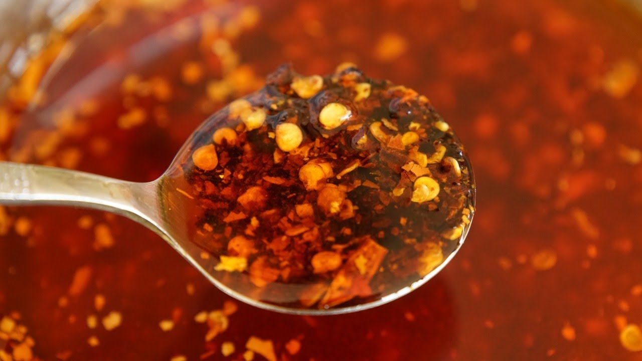 Huile de Piment : indispensable pour rendre encore meilleurs vos plats ! - Cooking With Morgane