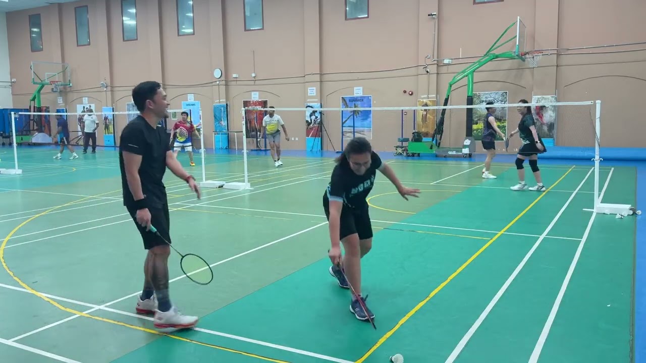 Rizza & Macky vs. Ging & Piux — Qatar Badminton (D'ace Badminton Queuing Game)