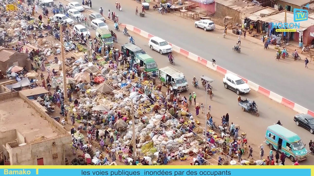 Bamako : les voies publiques inondées par des occupants