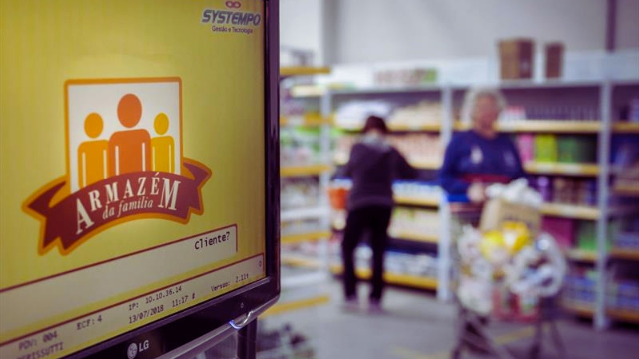 Dia de COMPRAS NO ARMAZÉM DA FAMÍLIA em CURITIBA PARANÁ 🛒💲