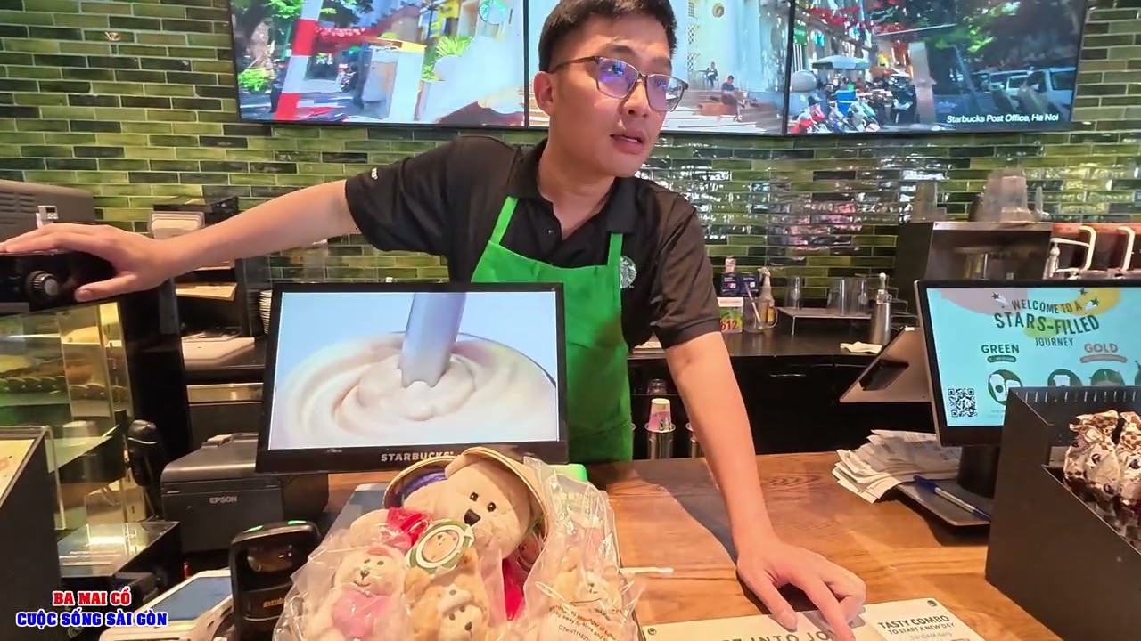 VỢ CHỒNG HAI LÚA VIỆT KIỀU LẦN ĐẦU ĐI GIGA MALL THỦ ĐỨC UỐNG CÀ PHÊ STARBUCK Y NHƯ NHÀ QUÊ MỚI LÊN